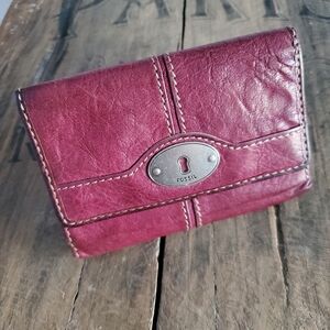 FOSSIL Women's Maddox Vintage Y2K Magenta Leather Tri-Fold Wallet Billfold